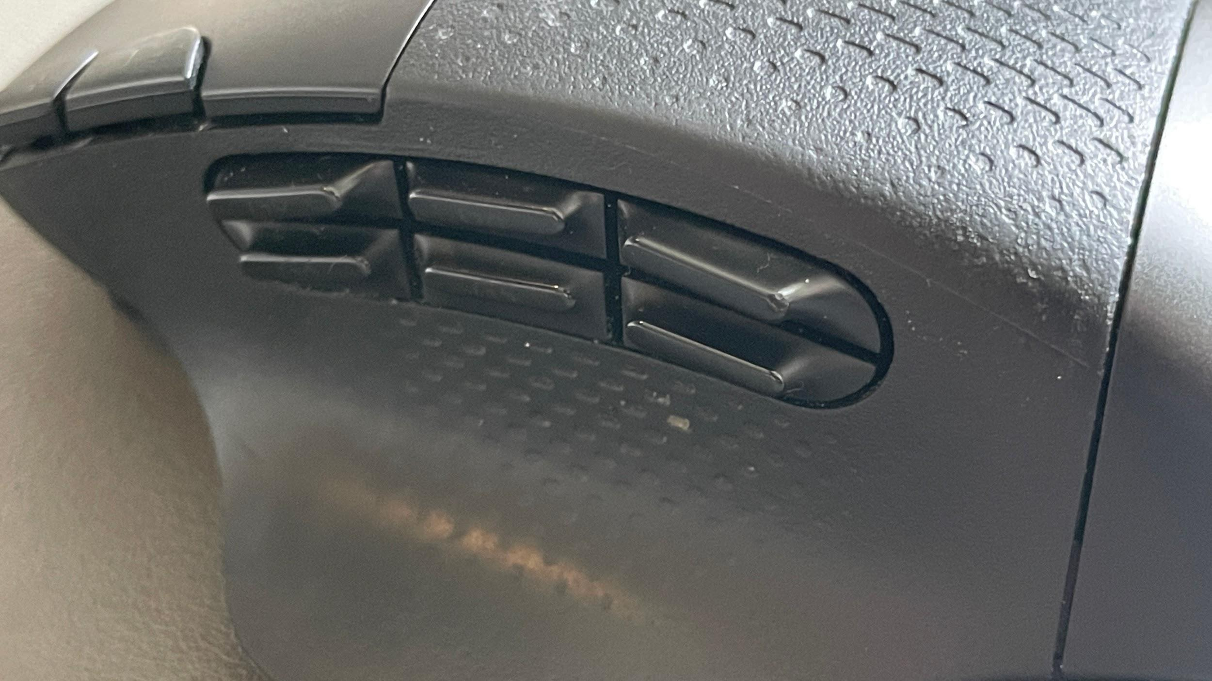 Close-up of the G604 six-button thumb cluster